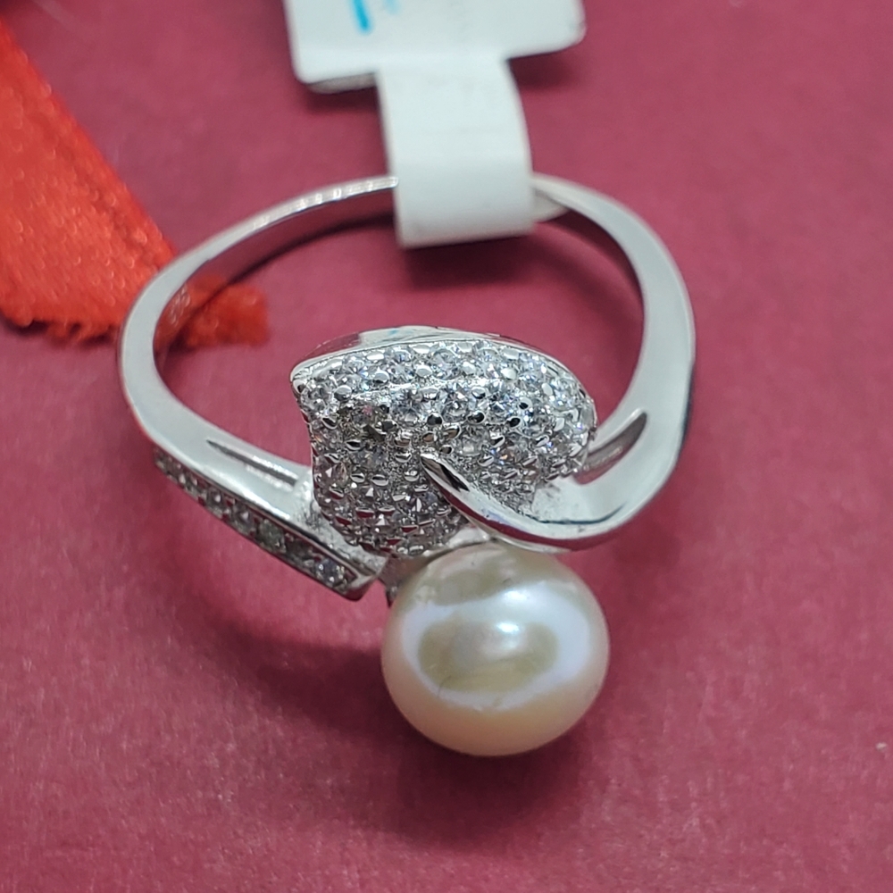 Sterling Silver 925 Rhodium Plated Pearl and CZ Heart and Flower Leaf Ring - Picture 6 of 10